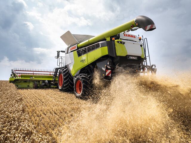 CLAAS LEXION 8900 7400 CLAAS LEXION 8900 7400